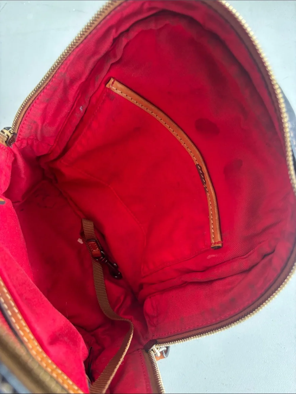 Dooney & Bourke compact dooney